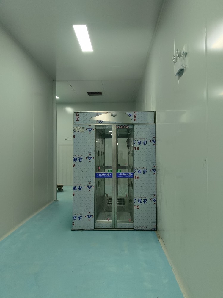 感應(yīng)移門(mén)風(fēng)淋室都有哪些核心的組件